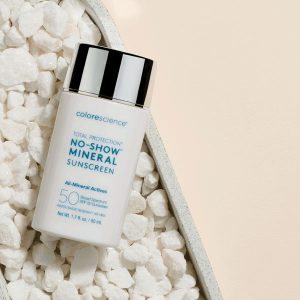 Прозорий мінеральний сонцезахисний флюїд ColoreScience SPF 50